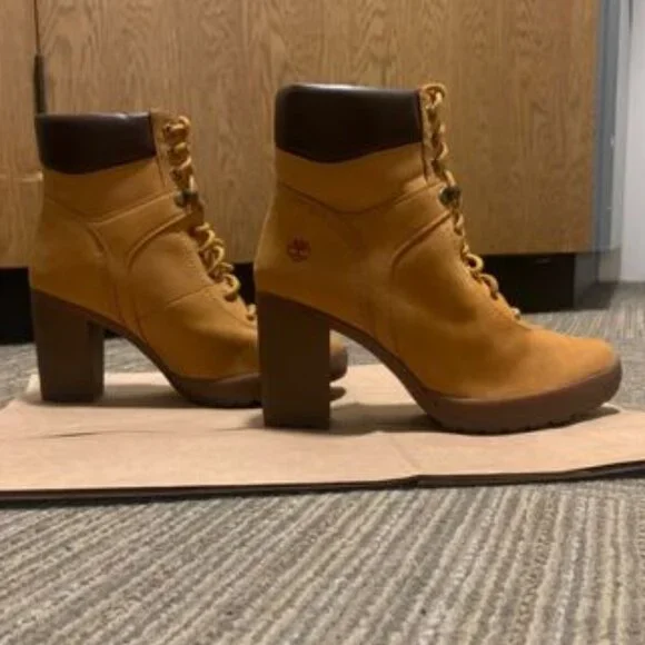 Timberland Lace-Up Wedge Heel Boot - Picture 3 of 5